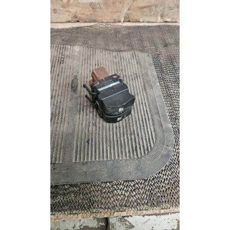 BOUTON LEVE VITRE CONDUCTEUR MEGANE 2, CENIC 2
