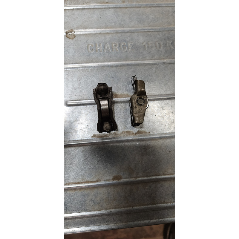 CULBUTEUR SOUPAPE VW 1.4 TSI