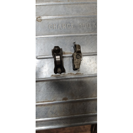 CULBUTEUR SOUPAPE VW 1.4 TSI