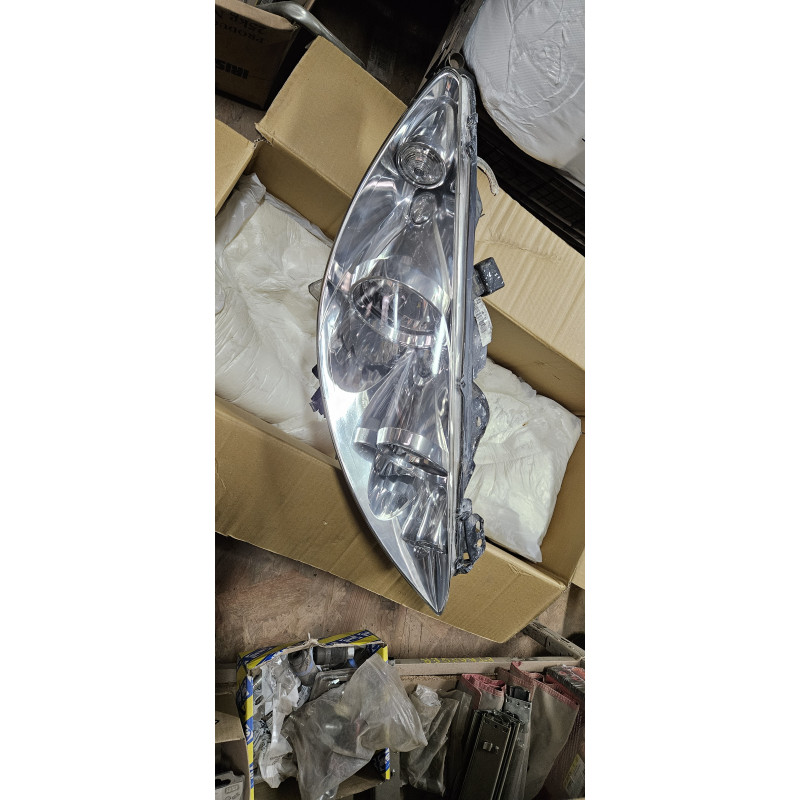 PHARE DROIT PEUGEOT 308 I